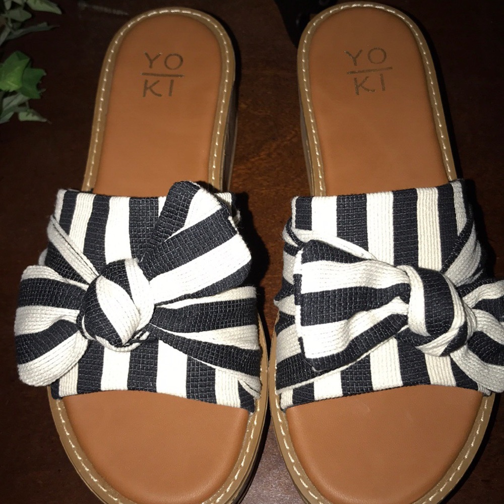 Shoes - Picture 3 of 6